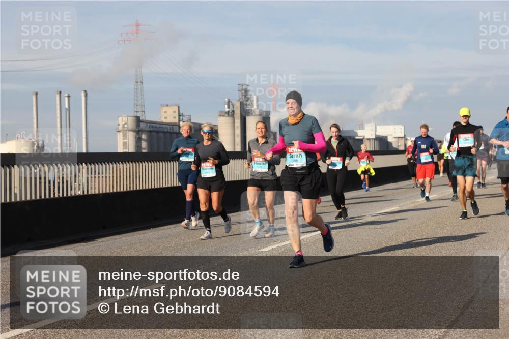 03.10.2025 - Köhlbrandbrückenlauf Lena Gebhardt http://msf.ph/oto/9084594 03.10.2025 10:05:19 Position 2 1577, 1998 meine-sportfotos.de