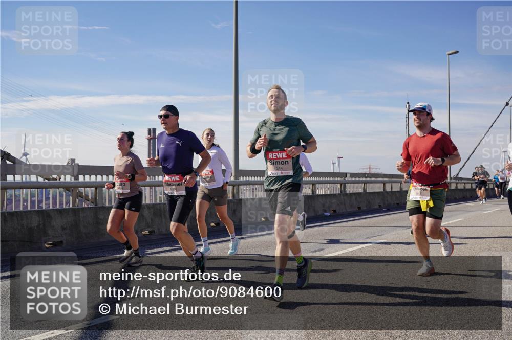 03.10.2025 - Köhlbrandbrückenlauf Michael Burmester http://msf.ph/oto/9084600 03.10.2025 12:42:42 Position 2 6355, 4344, 5447 meine-sportfotos.de