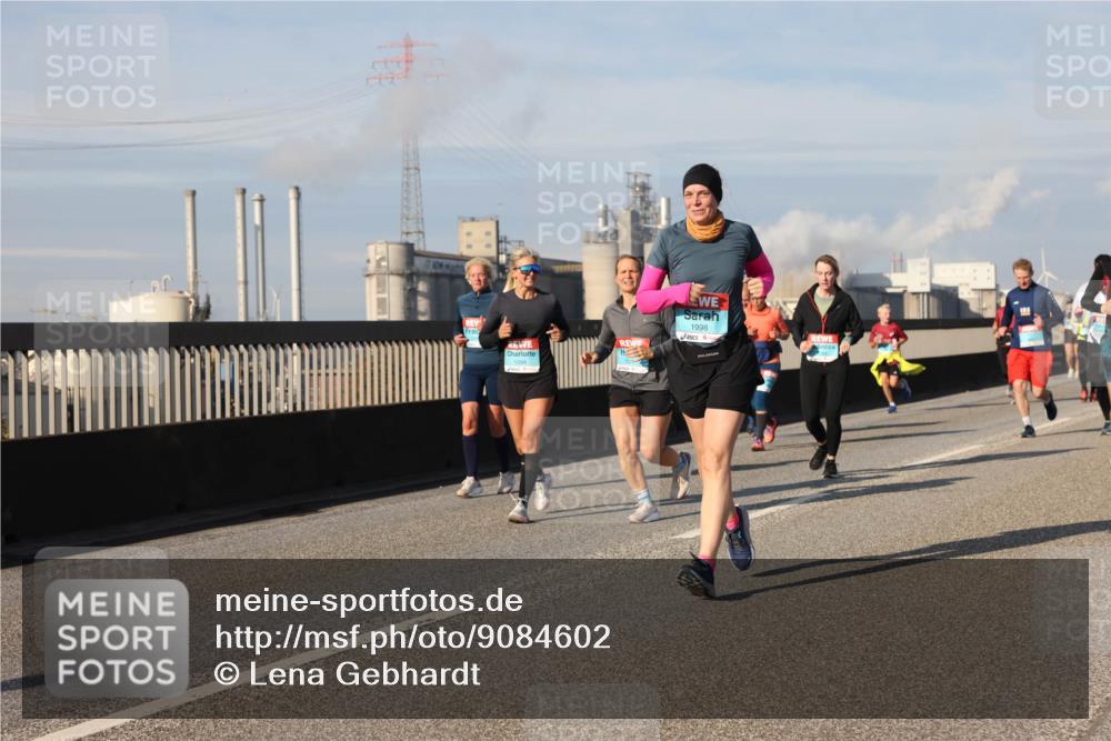 03.10.2025 - Köhlbrandbrückenlauf Lena Gebhardt http://msf.ph/oto/9084602 03.10.2025 10:05:19 Position 2 1998 meine-sportfotos.de