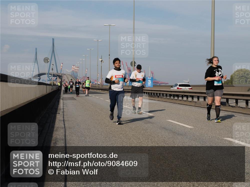03.10.2025 - Köhlbrandbrückenlauf Fabian Wolf http://msf.ph/oto/9084609 03.10.2025 10:19:57 Position 3 3 meine-sportfotos.de