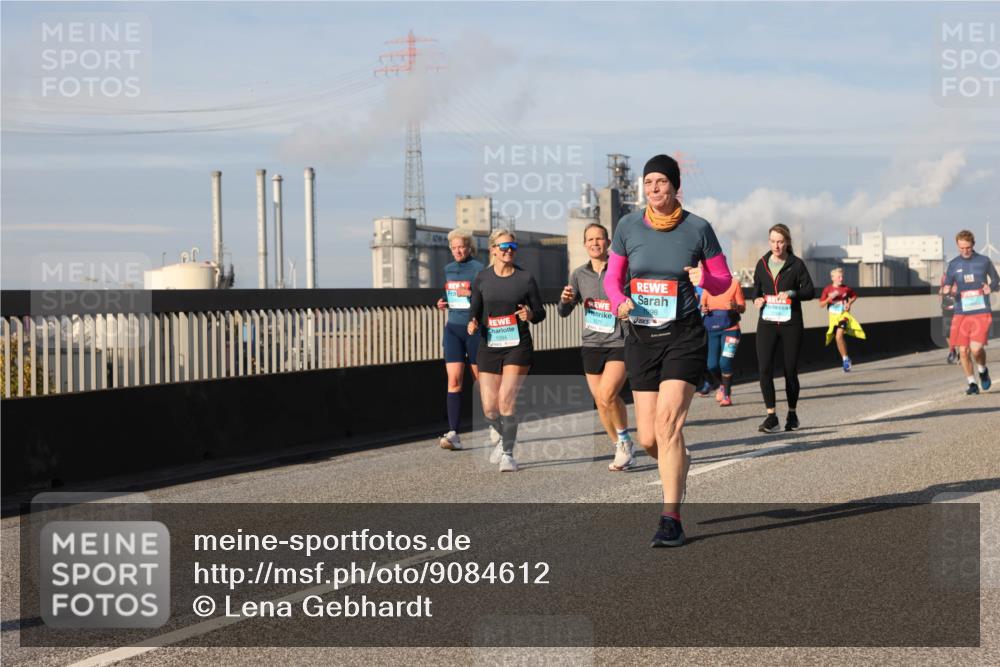 03.10.2025 - Köhlbrandbrückenlauf Lena Gebhardt http://msf.ph/oto/9084612 03.10.2025 10:05:19 Position 2 1998, 1394 meine-sportfotos.de