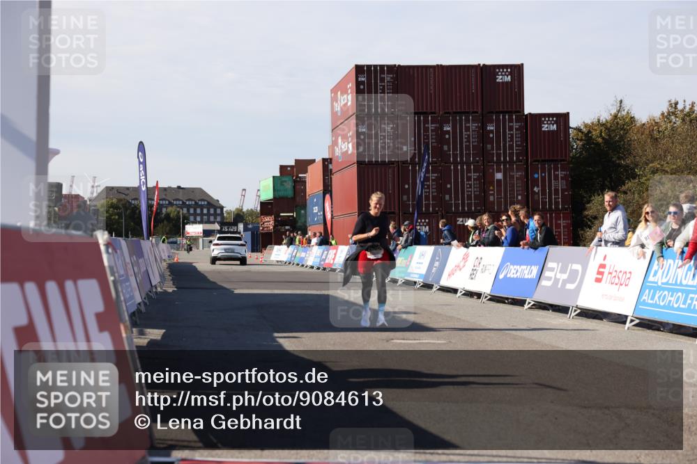 03.10.2025 - Köhlbrandbrückenlauf Lena Gebhardt http://msf.ph/oto/9084613 03.10.2025 13:51:30 Ziel 5540 meine-sportfotos.de