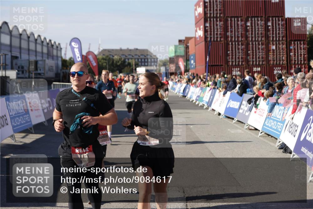 03.10.2025 - Köhlbrandbrückenlauf Jannik Wohlers http://msf.ph/oto/9084617 03.10.2025 13:18:31 Ziel 4154, 4280, 4341, 4560, 4760, 4796, 4819, 4826, 4882, 5178, 5192, 5379, 5440, 5722, 6084, 6700, 6758 meine-sportfotos.de
