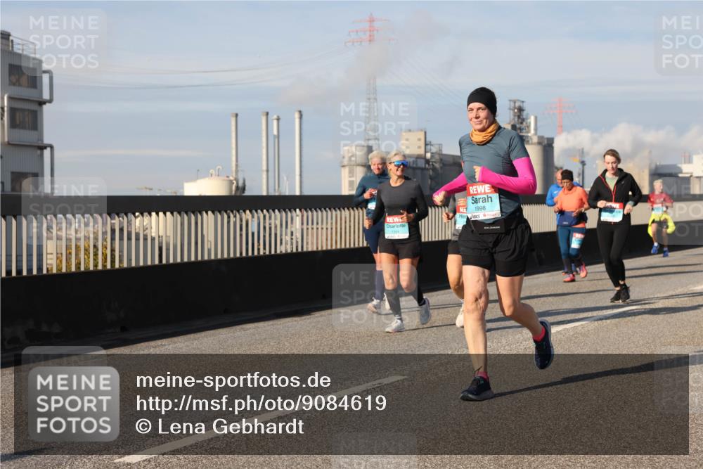 03.10.2025 - Köhlbrandbrückenlauf Lena Gebhardt http://msf.ph/oto/9084619 03.10.2025 10:05:19 Position 2 1394, 1998 meine-sportfotos.de