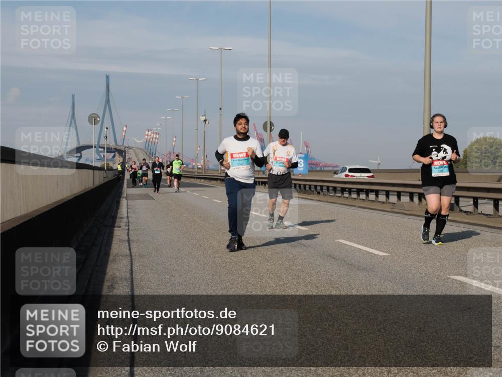 03.10.2025 - Köhlbrandbrückenlauf Fabian Wolf http://msf.ph/oto/9084621 03.10.2025 10:19:57 Position 3 3347, 2425, 3370 meine-sportfotos.de