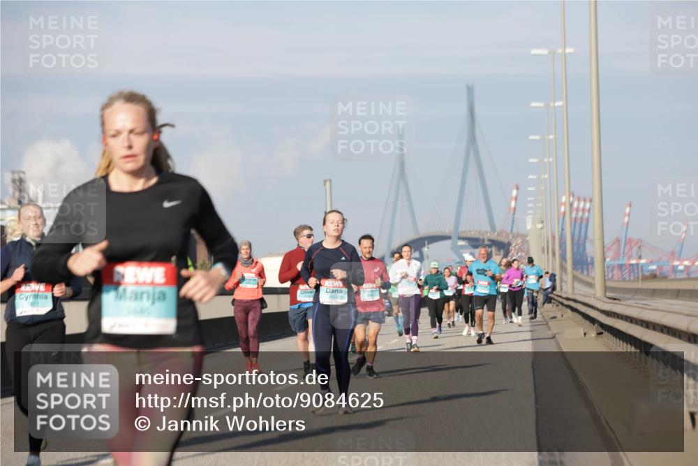 03.10.2025 - Köhlbrandbrückenlauf Jannik Wohlers http://msf.ph/oto/9084625 03.10.2025 09:56:26 Position 3 1654 meine-sportfotos.de