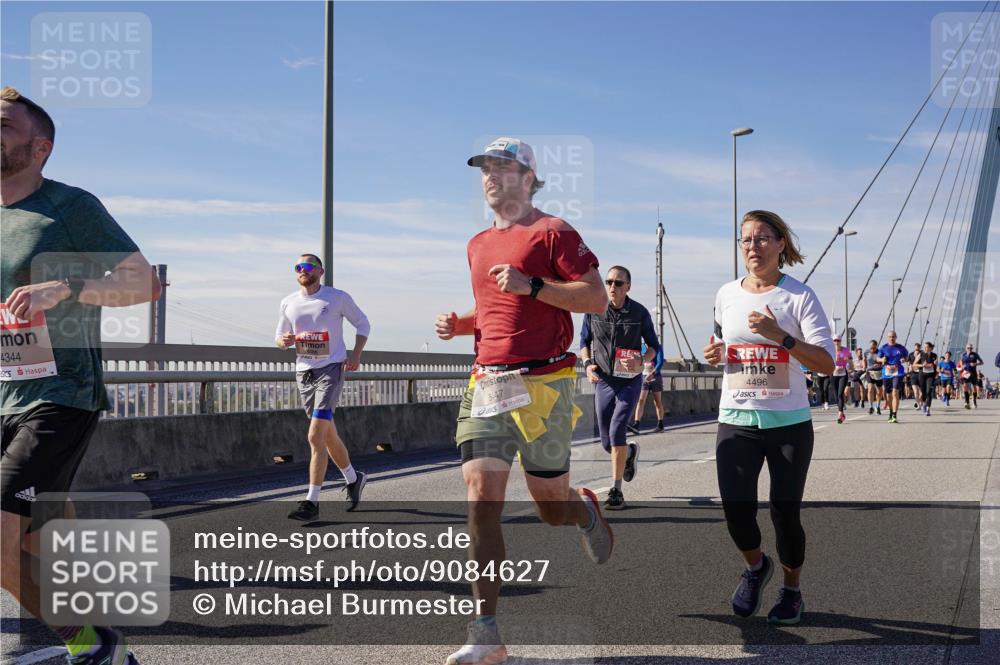 03.10.2025 - Köhlbrandbrückenlauf Michael Burmester http://msf.ph/oto/9084627 03.10.2025 12:42:42 Position 2 4344, 5447, 4496 meine-sportfotos.de