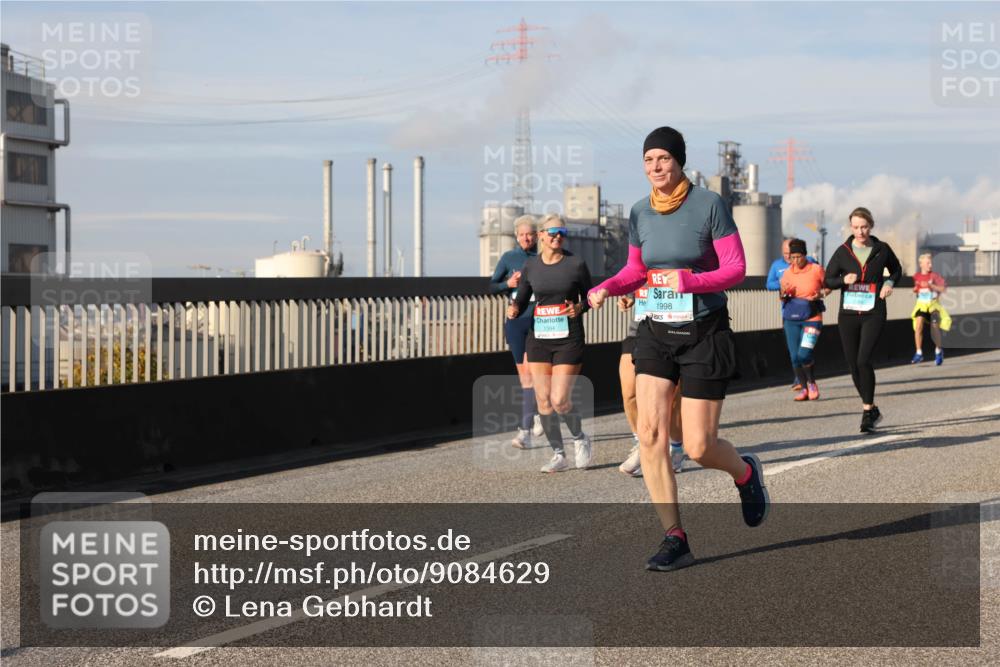 03.10.2025 - Köhlbrandbrückenlauf Lena Gebhardt http://msf.ph/oto/9084629 03.10.2025 10:05:19 Position 2 1998 meine-sportfotos.de
