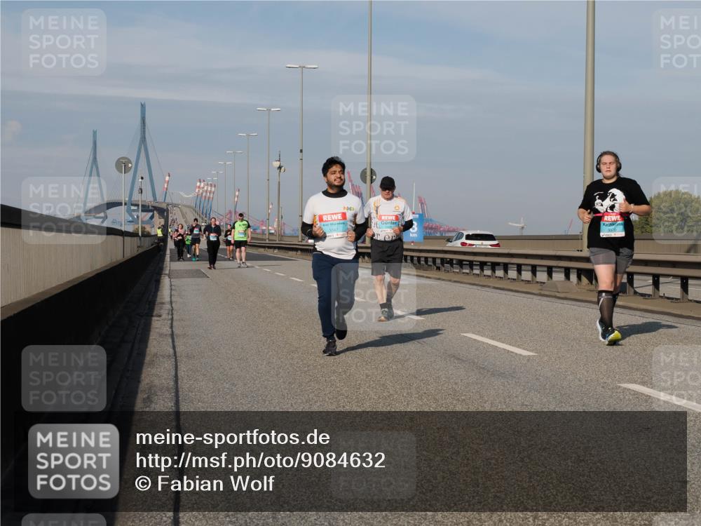 03.10.2025 - Köhlbrandbrückenlauf Fabian Wolf http://msf.ph/oto/9084632 03.10.2025 10:19:57 Position 3 3347, 3370 meine-sportfotos.de