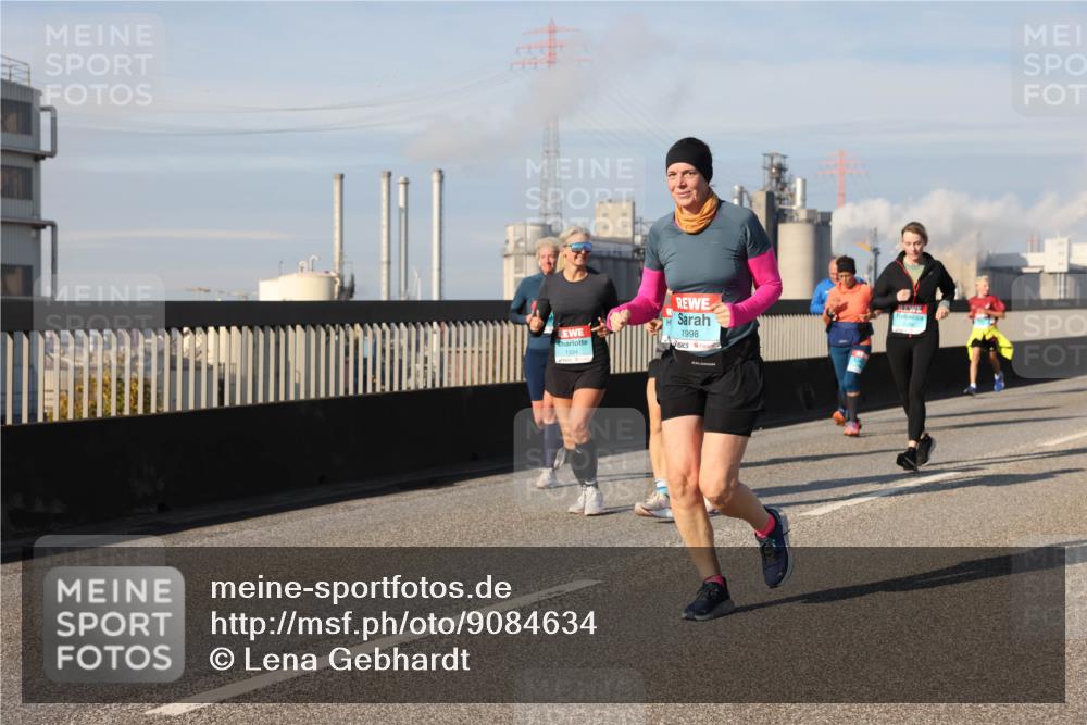 03.10.2025 - Köhlbrandbrückenlauf Lena Gebhardt http://msf.ph/oto/9084634 03.10.2025 10:05:19 Position 2 1394, 1998 meine-sportfotos.de
