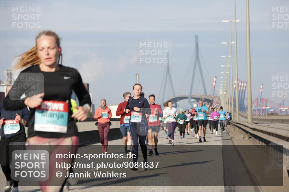03.10.2025 - Köhlbrandbrückenlauf Jannik Wohlers http://msf.ph/oto/9084637 03.10.2025 09:56:26 Position 3 1654 meine-sportfotos.de