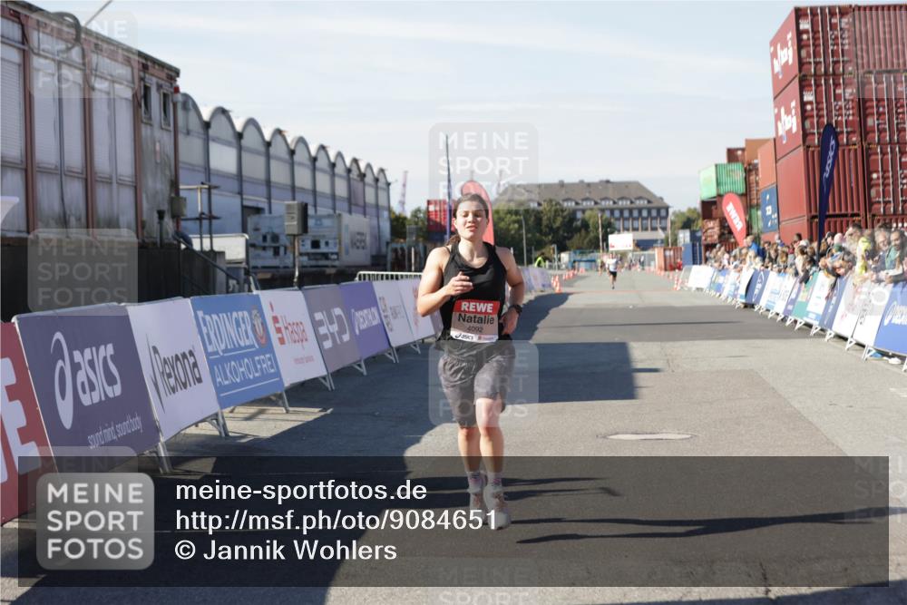 03.10.2025 - Köhlbrandbrückenlauf Jannik Wohlers http://msf.ph/oto/9084651 03.10.2025 12:52:02 Ziel 4092 meine-sportfotos.de
