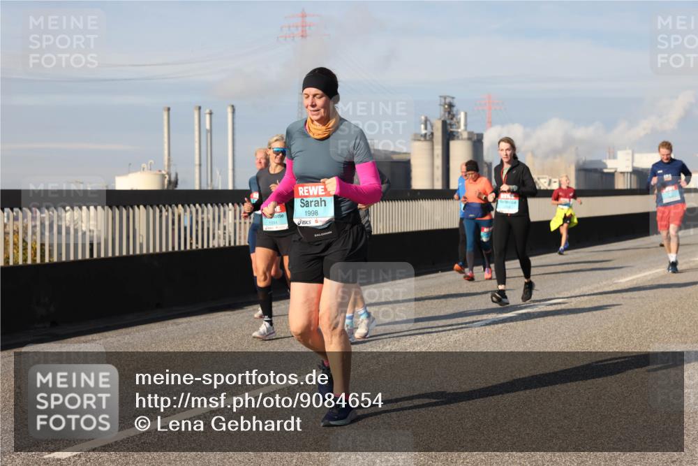 03.10.2025 - Köhlbrandbrückenlauf Lena Gebhardt http://msf.ph/oto/9084654 03.10.2025 10:05:20 Position 2 1394, 1998 meine-sportfotos.de
