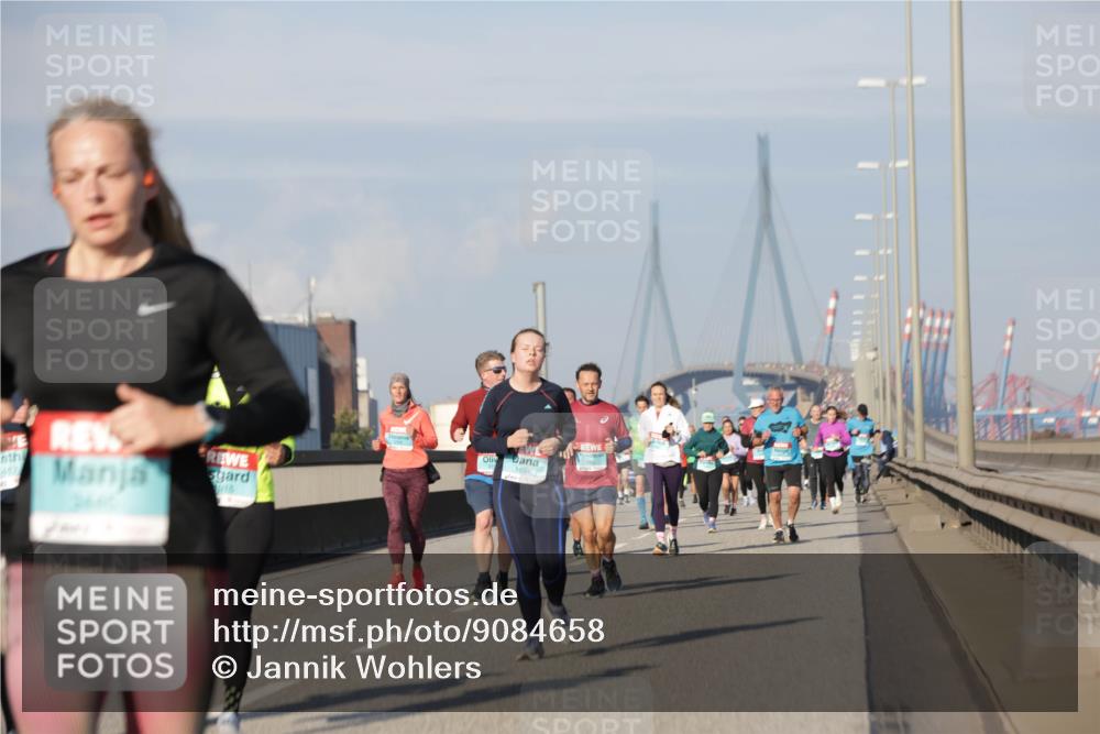 03.10.2025 - Köhlbrandbrückenlauf Jannik Wohlers http://msf.ph/oto/9084658 03.10.2025 09:56:26 Position 3 1654 meine-sportfotos.de