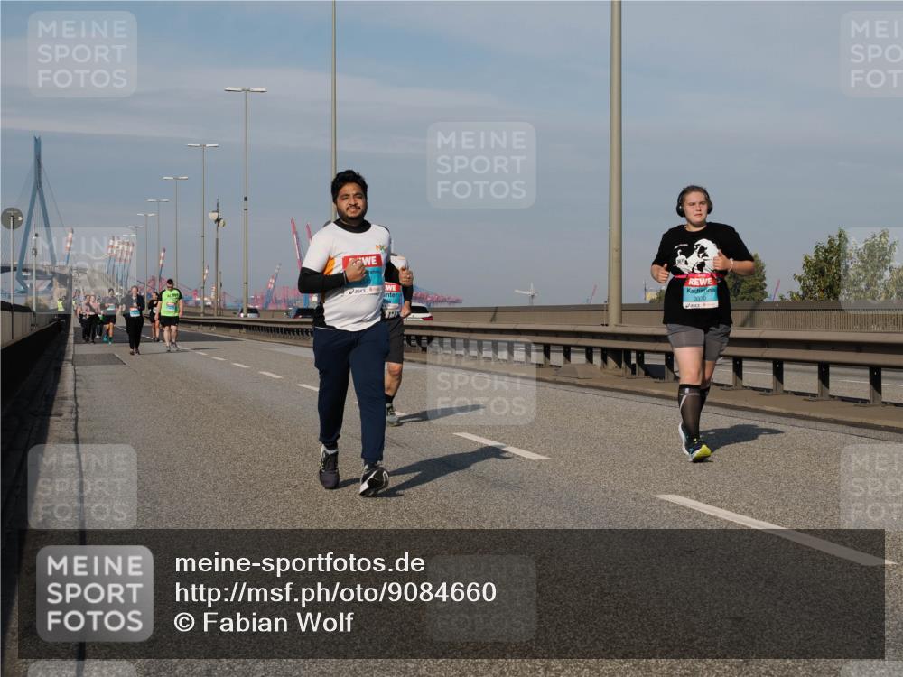 03.10.2025 - Köhlbrandbrückenlauf Fabian Wolf http://msf.ph/oto/9084660 03.10.2025 10:19:58 Position 3 3370 meine-sportfotos.de