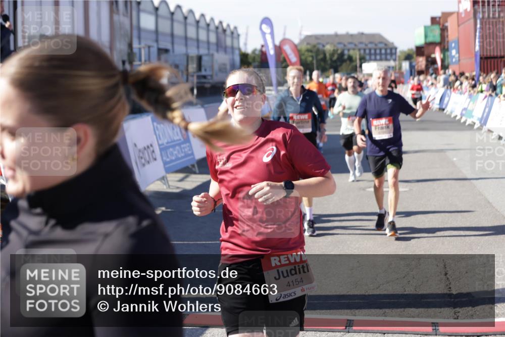 03.10.2025 - Köhlbrandbrückenlauf Jannik Wohlers http://msf.ph/oto/9084663 03.10.2025 13:18:32 Ziel 4154, 4280, 4341, 4560, 4606, 4760, 4796, 4819, 4826, 4882, 5178, 5192, 5440, 5722, 6084, 6700, 6758 meine-sportfotos.de