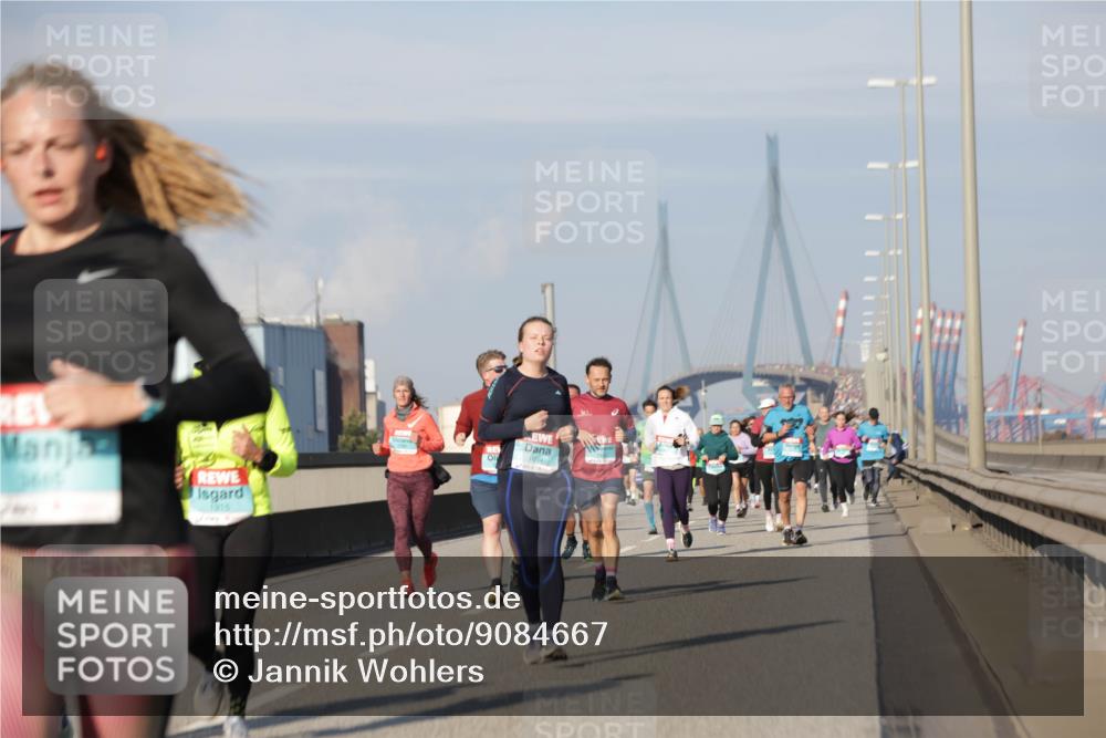 03.10.2025 - Köhlbrandbrückenlauf Jannik Wohlers http://msf.ph/oto/9084667 03.10.2025 09:56:26 Position 3 1915, 1654 meine-sportfotos.de