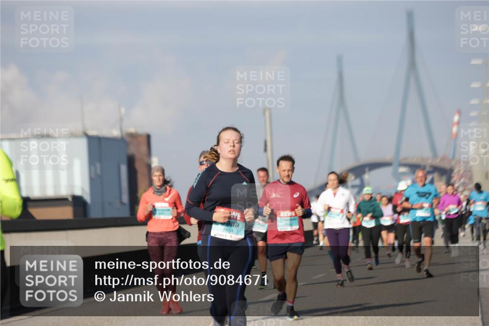 03.10.2025 - Köhlbrandbrückenlauf Jannik Wohlers http://msf.ph/oto/9084671 03.10.2025 09:56:27 Position 3 1654, 1945 meine-sportfotos.de