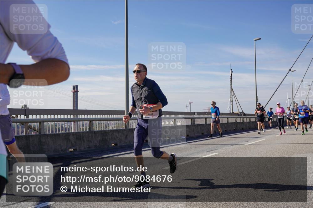 03.10.2025 - Köhlbrandbrückenlauf Michael Burmester http://msf.ph/oto/9084676 03.10.2025 12:42:43 Position 2 4444 meine-sportfotos.de