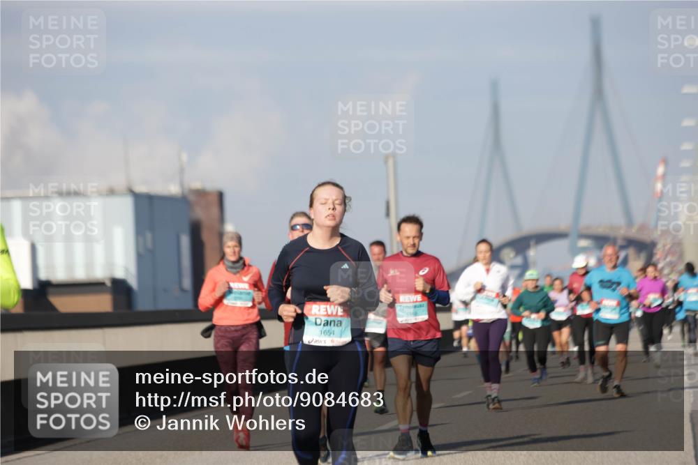 03.10.2025 - Köhlbrandbrückenlauf Jannik Wohlers http://msf.ph/oto/9084683 03.10.2025 09:56:27 Position 3 1654, 1945 meine-sportfotos.de