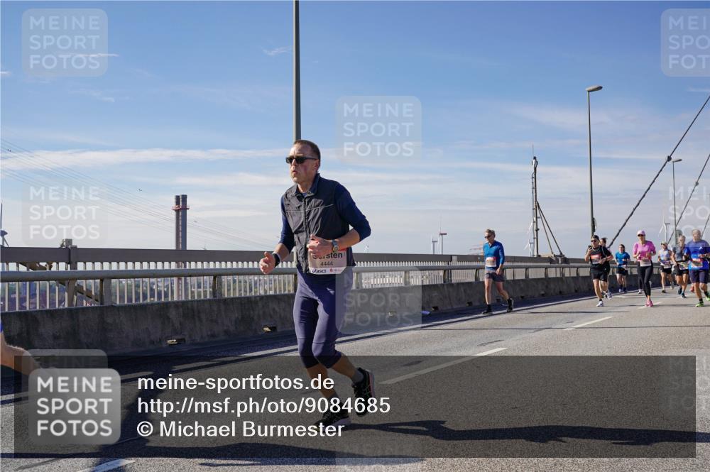 03.10.2025 - Köhlbrandbrückenlauf Michael Burmester http://msf.ph/oto/9084685 03.10.2025 12:42:43 Position 2 4444 meine-sportfotos.de