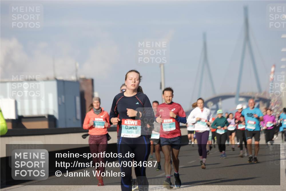 03.10.2025 - Köhlbrandbrückenlauf Jannik Wohlers http://msf.ph/oto/9084687 03.10.2025 09:56:27 Position 3 1654, 1945 meine-sportfotos.de