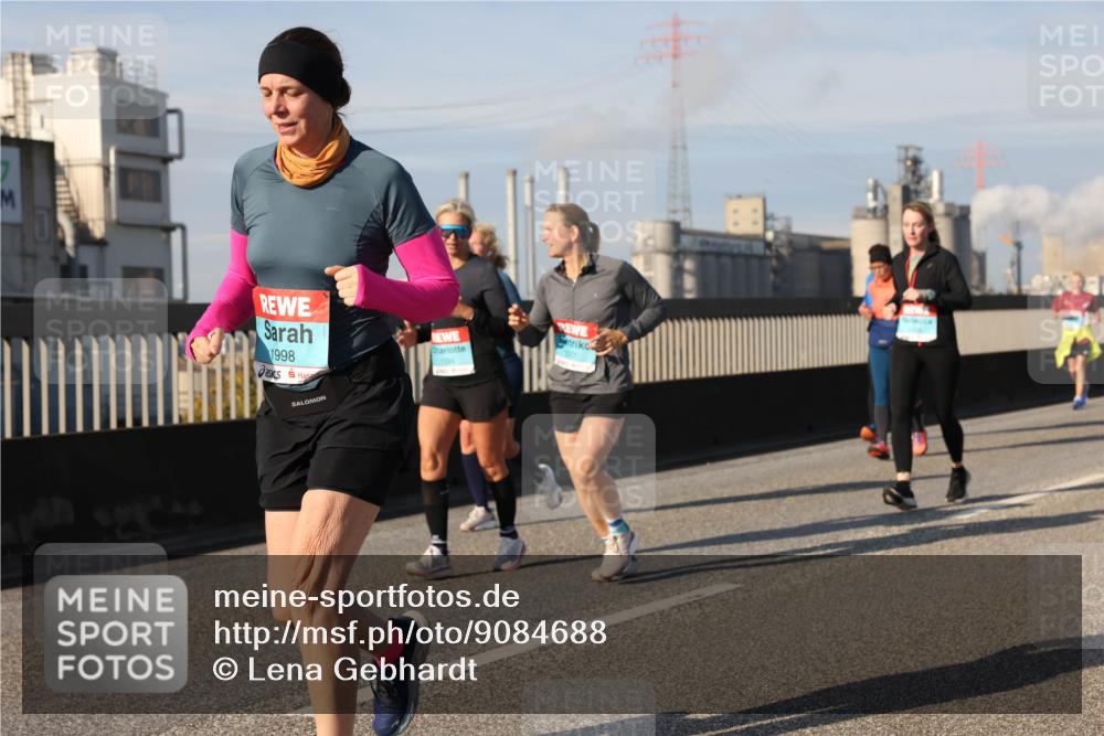 03.10.2025 - Köhlbrandbrückenlauf Lena Gebhardt http://msf.ph/oto/9084688 03.10.2025 10:05:20 Position 2 1998, 1304 meine-sportfotos.de