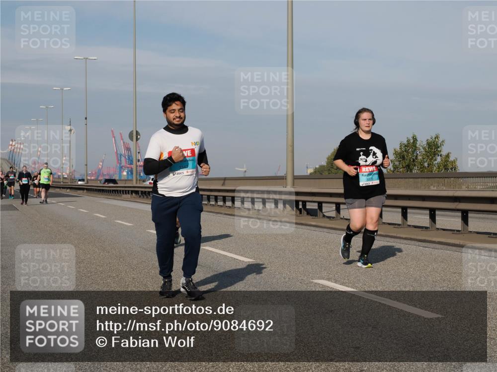 03.10.2025 - Köhlbrandbrückenlauf Fabian Wolf http://msf.ph/oto/9084692 03.10.2025 10:19:59 Position 3 3347, 3370 meine-sportfotos.de