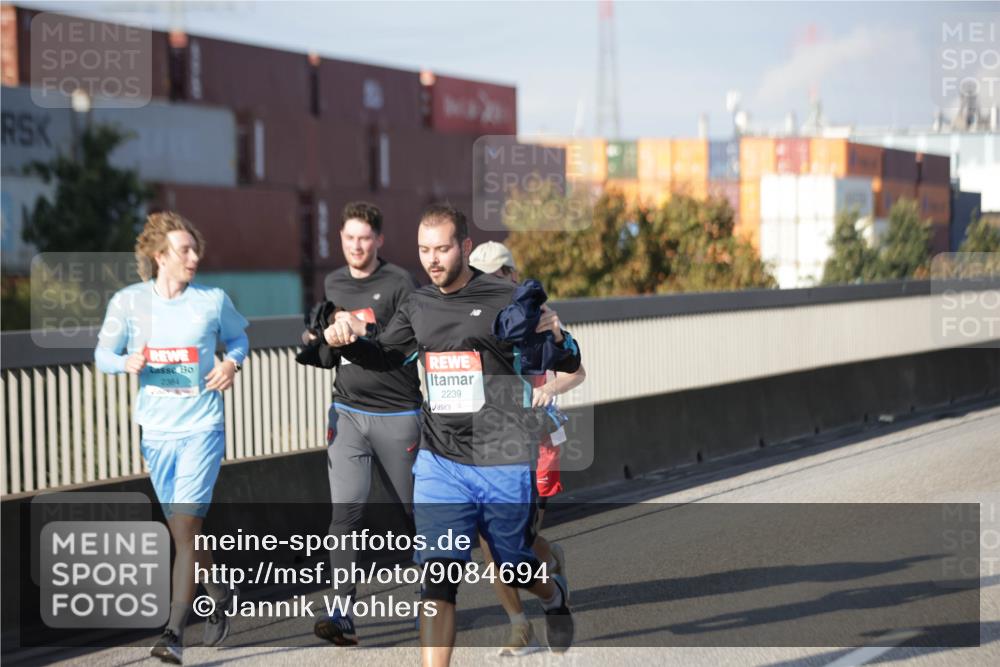 03.10.2025 - Köhlbrandbrückenlauf Jannik Wohlers http://msf.ph/oto/9084694 03.10.2025 10:07:02 Position 3 2384, 2239 meine-sportfotos.de