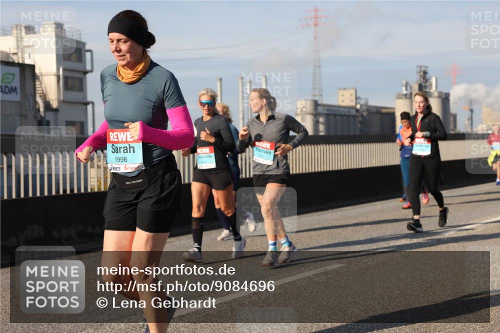 03.10.2025 - Köhlbrandbrückenlauf Lena Gebhardt http://msf.ph/oto/9084696 03.10.2025 10:05:21 Position 2 1998, 1577 meine-sportfotos.de