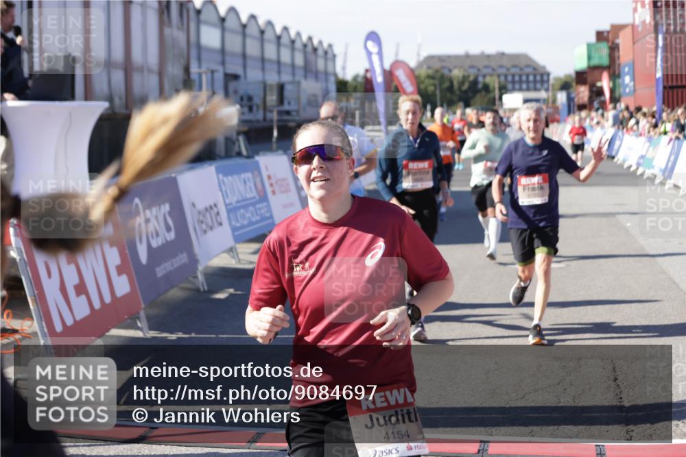 03.10.2025 - Köhlbrandbrückenlauf Jannik Wohlers http://msf.ph/oto/9084697 03.10.2025 13:18:32 Ziel 4154, 4280, 4341, 4560, 4606, 4760, 4796, 4819, 4826, 4882, 5178, 5192, 5440, 5722, 6084, 6700, 6758 meine-sportfotos.de