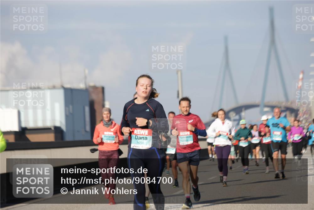 03.10.2025 - Köhlbrandbrückenlauf Jannik Wohlers http://msf.ph/oto/9084700 03.10.2025 09:56:27 Position 3 1945, 1654 meine-sportfotos.de