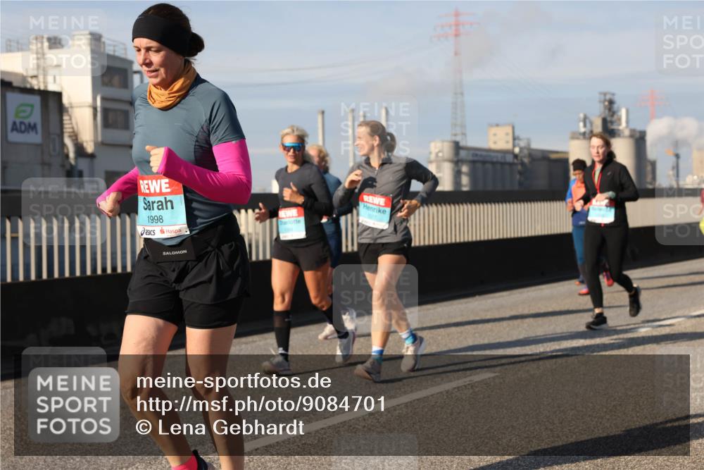 03.10.2025 - Köhlbrandbrückenlauf Lena Gebhardt http://msf.ph/oto/9084701 03.10.2025 10:05:21 Position 2 1998 meine-sportfotos.de