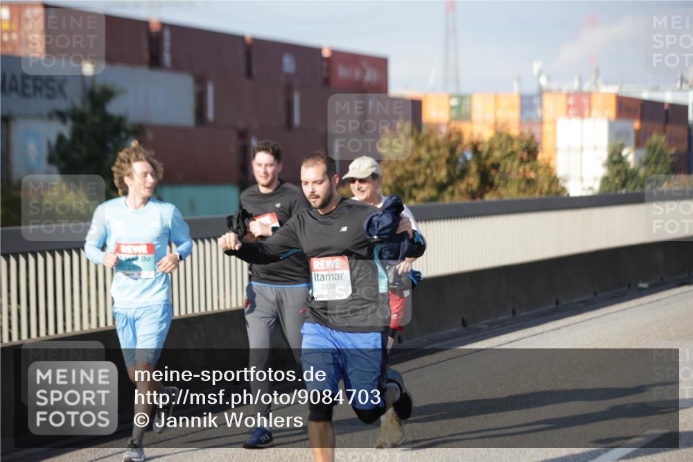 03.10.2025 - Köhlbrandbrückenlauf Jannik Wohlers http://msf.ph/oto/9084703 03.10.2025 10:07:02 Position 3 2239 meine-sportfotos.de