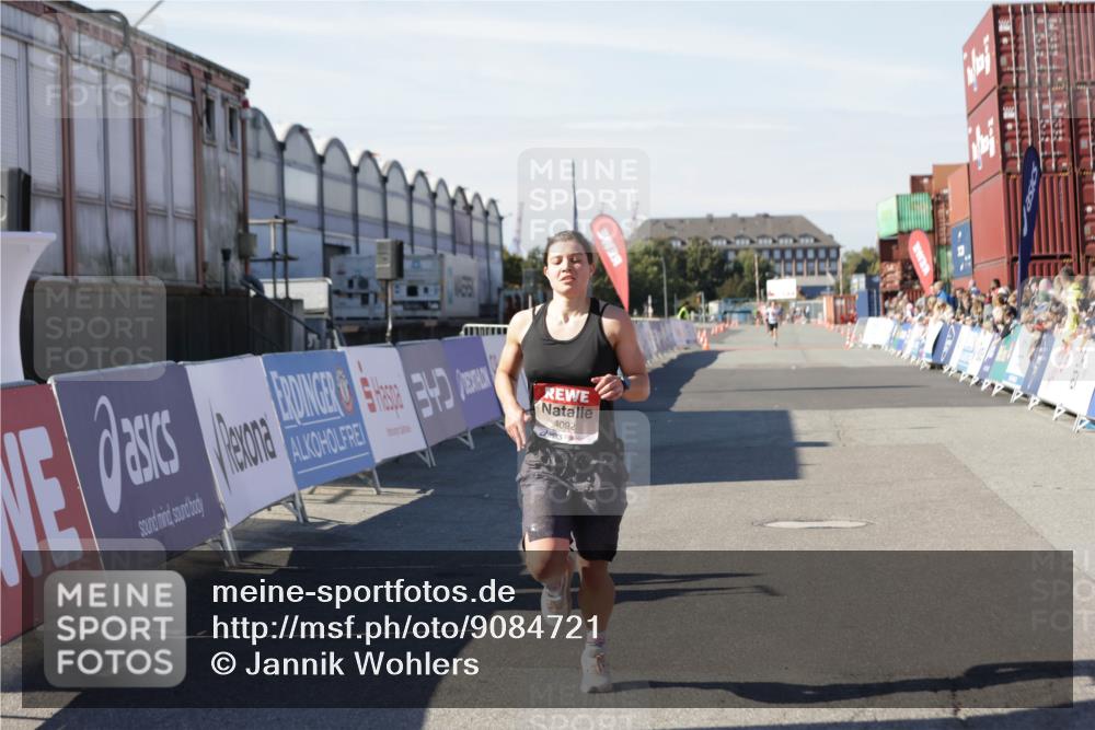03.10.2025 - Köhlbrandbrückenlauf Jannik Wohlers http://msf.ph/oto/9084721 03.10.2025 12:52:02 Ziel 4092 meine-sportfotos.de