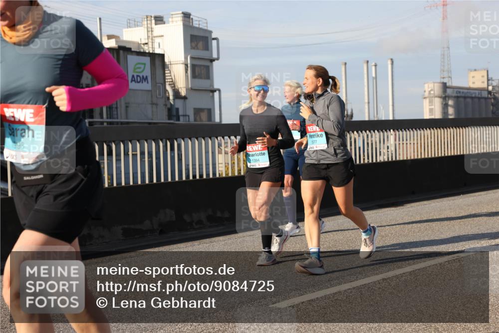 03.10.2025 - Köhlbrandbrückenlauf Lena Gebhardt http://msf.ph/oto/9084725 03.10.2025 10:05:21 Position 2 998, 1394, 1577 meine-sportfotos.de