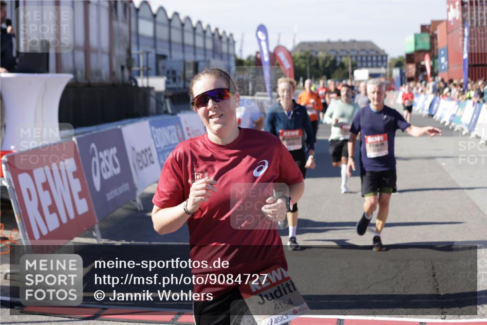 03.10.2025 - Köhlbrandbrückenlauf Jannik Wohlers http://msf.ph/oto/9084727 03.10.2025 13:18:32 Ziel 4154, 4280, 4341, 4560, 4606, 4760, 4796, 4819, 4826, 4882, 5178, 5192, 5440, 5722, 6084, 6700, 6758 meine-sportfotos.de