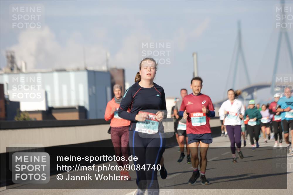 03.10.2025 - Köhlbrandbrückenlauf Jannik Wohlers http://msf.ph/oto/9084740 03.10.2025 09:56:28 Position 3 1654, 1945 meine-sportfotos.de