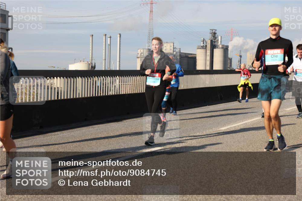 03.10.2025 - Köhlbrandbrückenlauf Lena Gebhardt http://msf.ph/oto/9084745 03.10.2025 10:05:22 Position 2 1539 meine-sportfotos.de