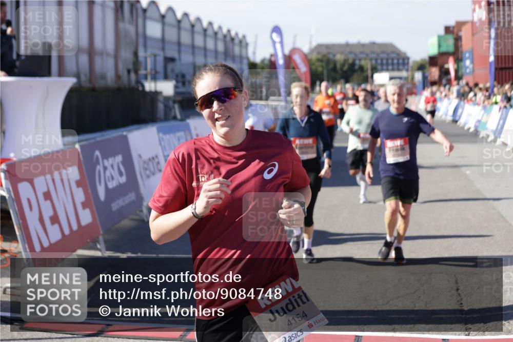 03.10.2025 - Köhlbrandbrückenlauf Jannik Wohlers http://msf.ph/oto/9084748 03.10.2025 13:18:32 Ziel 4154, 4280, 4341, 4560, 4606, 4760, 4796, 4819, 4826, 4882, 5178, 5192, 5440, 5722, 6084, 6700, 6758 meine-sportfotos.de