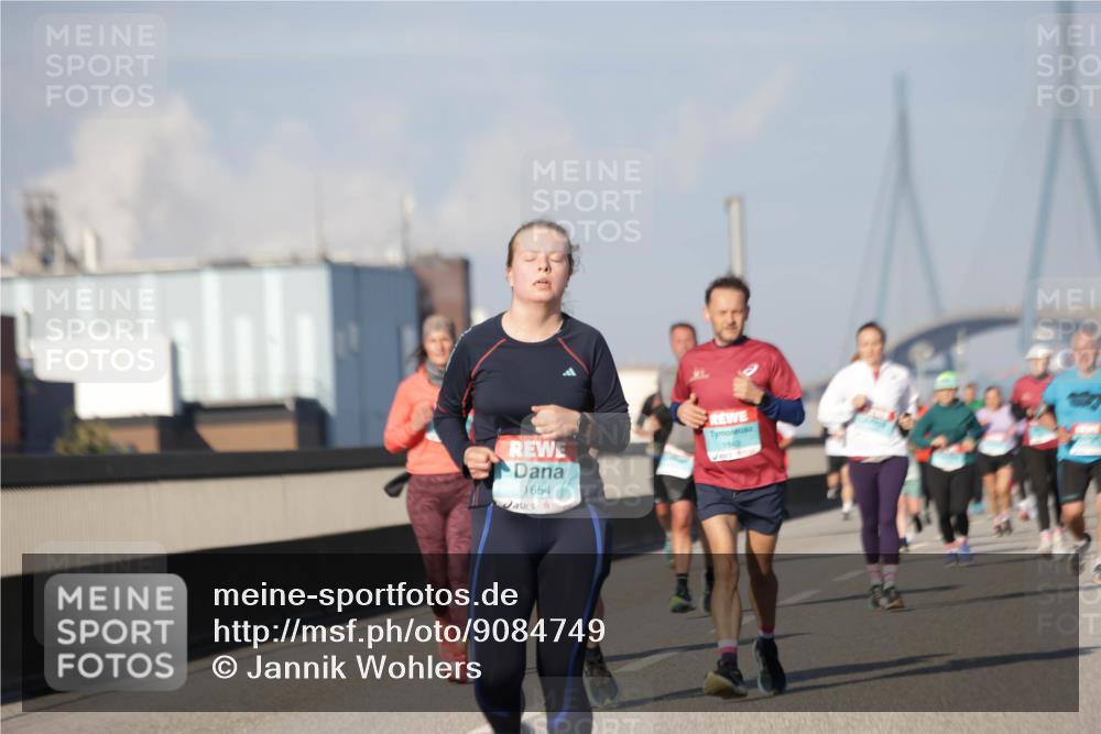 03.10.2025 - Köhlbrandbrückenlauf Jannik Wohlers http://msf.ph/oto/9084749 03.10.2025 09:56:28 Position 3 1654, 1945 meine-sportfotos.de
