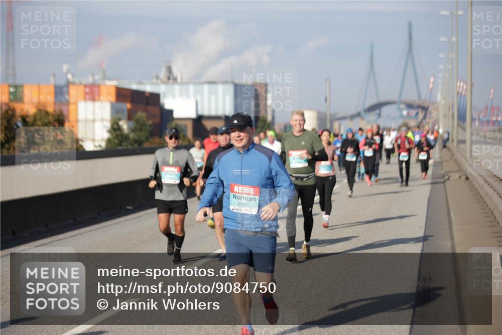 03.10.2025 - Köhlbrandbrückenlauf Jannik Wohlers http://msf.ph/oto/9084750 03.10.2025 10:07:04 Position 3 2001 meine-sportfotos.de