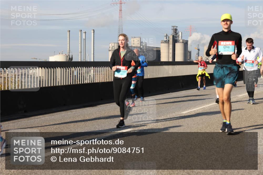 03.10.2025 - Köhlbrandbrückenlauf Lena Gebhardt http://msf.ph/oto/9084751 03.10.2025 10:05:22 Position 2 1539 meine-sportfotos.de