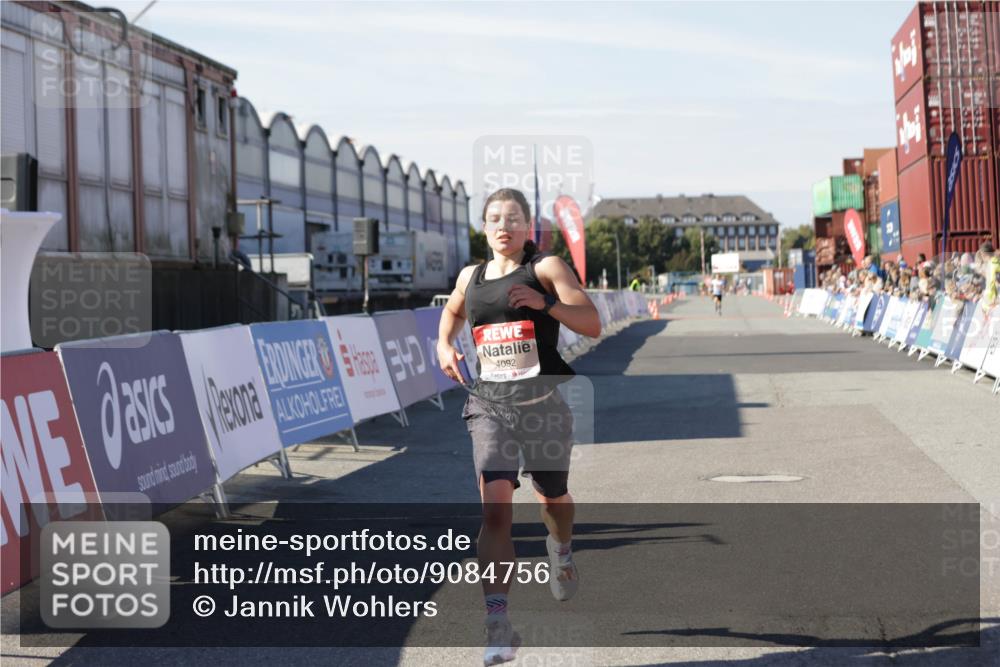 03.10.2025 - Köhlbrandbrückenlauf Jannik Wohlers http://msf.ph/oto/9084756 03.10.2025 12:52:02 Ziel 4092 meine-sportfotos.de