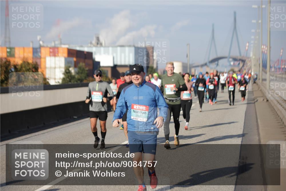 03.10.2025 - Köhlbrandbrückenlauf Jannik Wohlers http://msf.ph/oto/9084757 03.10.2025 10:07:04 Position 3 2001 meine-sportfotos.de