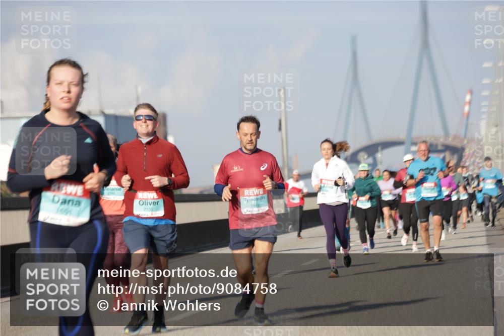 03.10.2025 - Köhlbrandbrückenlauf Jannik Wohlers http://msf.ph/oto/9084758 03.10.2025 09:56:29 Position 3 2150, 1945 meine-sportfotos.de