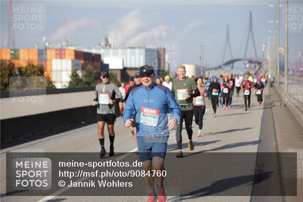 03.10.2025 - Köhlbrandbrückenlauf Jannik Wohlers http://msf.ph/oto/9084760 03.10.2025 10:07:04 Position 3 2001 meine-sportfotos.de