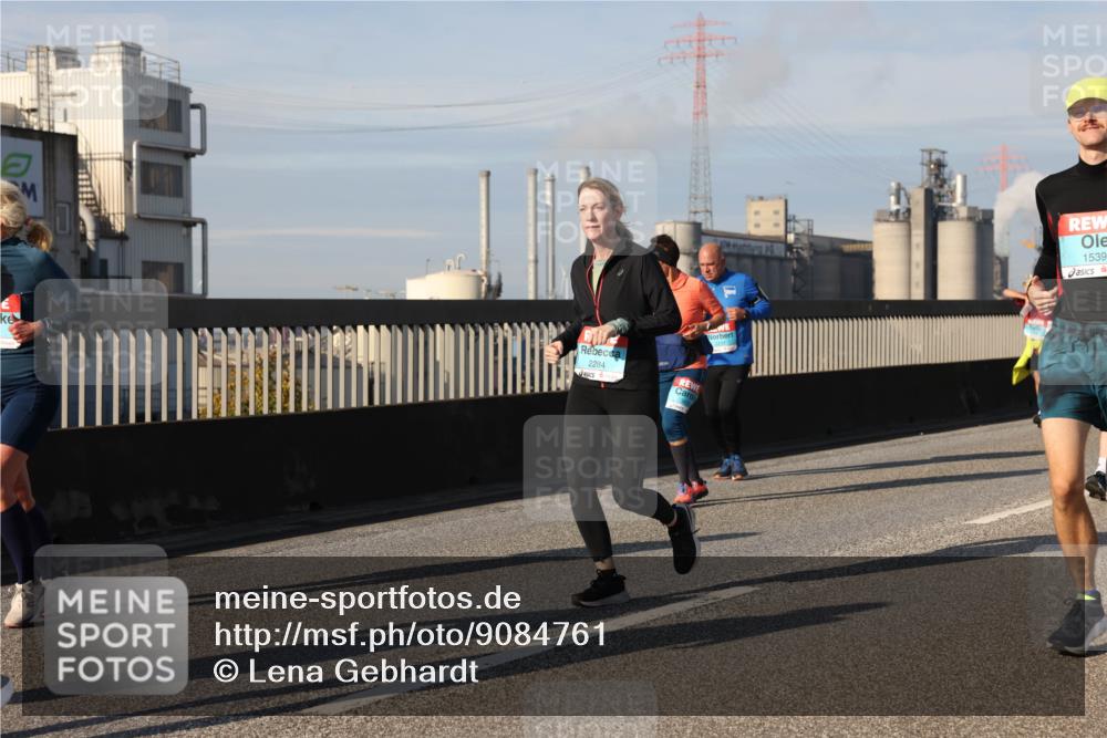 03.10.2025 - Köhlbrandbrückenlauf Lena Gebhardt http://msf.ph/oto/9084761 03.10.2025 10:05:22 Position 2 2284, 1539 meine-sportfotos.de