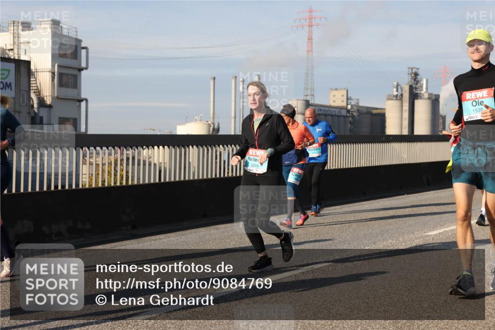 03.10.2025 - Köhlbrandbrückenlauf Lena Gebhardt http://msf.ph/oto/9084769 03.10.2025 10:05:22 Position 2 2284, 4, 1539 meine-sportfotos.de