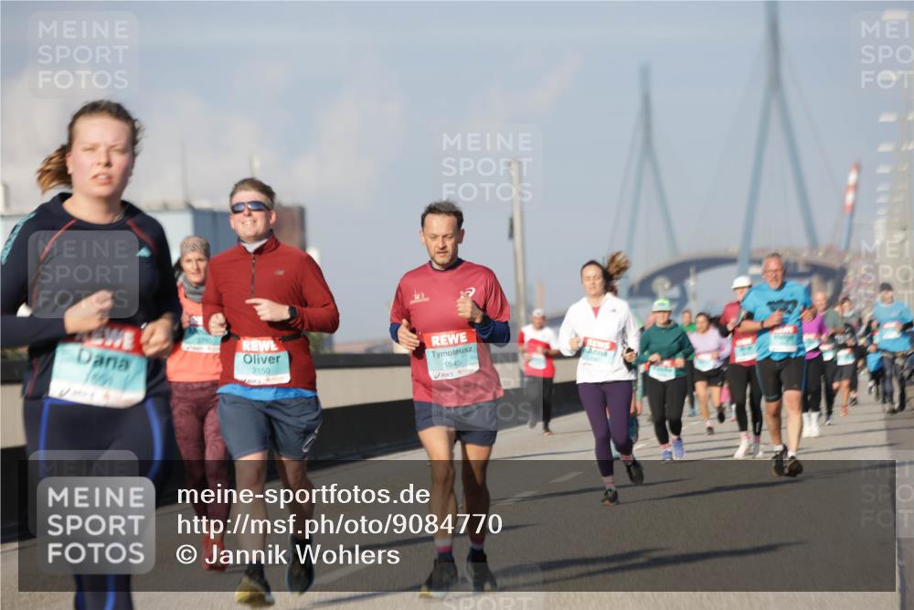 03.10.2025 - Köhlbrandbrückenlauf Jannik Wohlers http://msf.ph/oto/9084770 03.10.2025 09:56:29 Position 3 2150, 1945 meine-sportfotos.de
